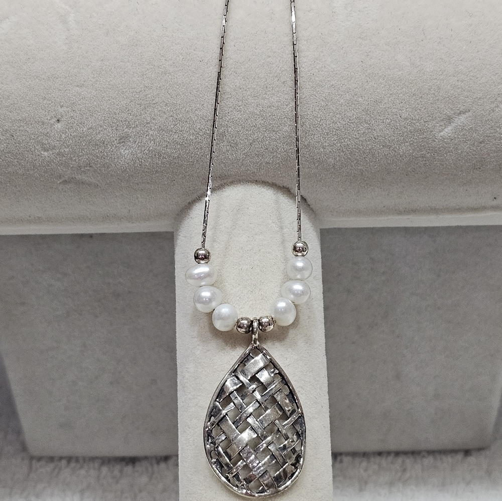 PZ Pearl and 925 Silver Basket Weave Teardrop Necklace - Picture 2 of 15